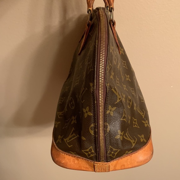 Authentic Louis Vuitton monogram Alma purse with date code BA0914 - Picture 4 of 14